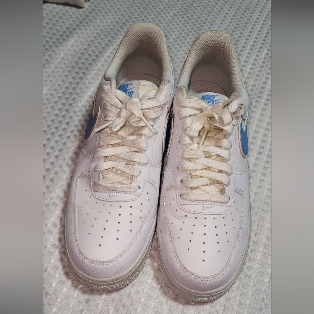 NIKE AIR FORCE EUC MENS SIZE 10 UNIVERSITY BLUE SNEAKERS SHOES - Picture 2 of 10